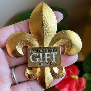 “Lancôme Has A Gift for You” vintage pin brooch